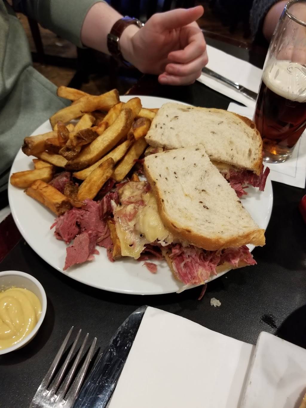 The Kilkenny House | restaurant | 112 South Avenue, Cranford, NJ 07016, USA | 9082763414 OR +1 908-276-3414