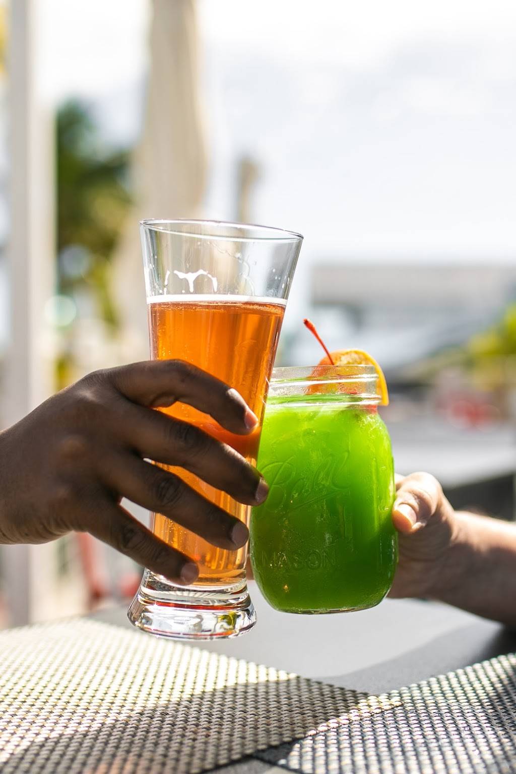 Oasis Cay | restaurant | 61 Hawks Cay Blvd, Duck Key, FL 33050, USA | 8883955539 OR +1 888-395-5539