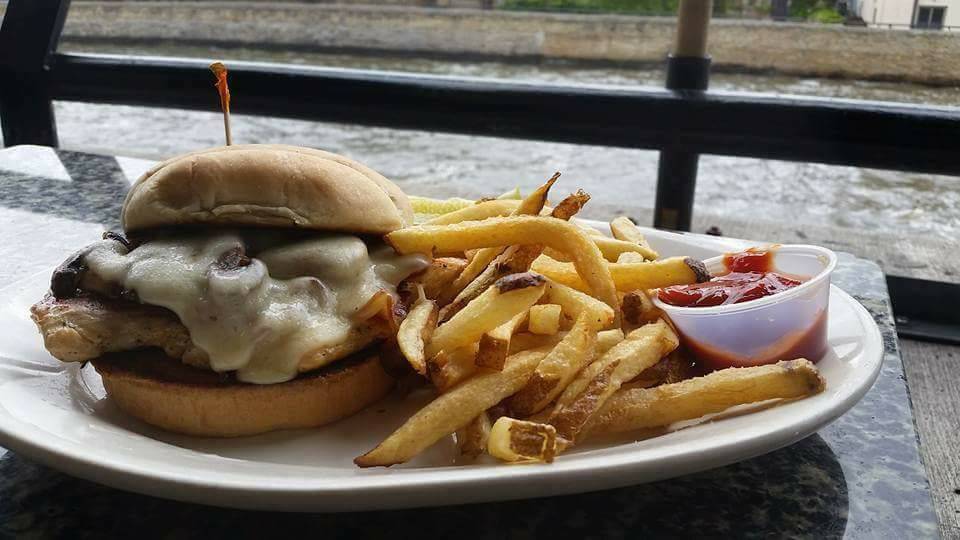 Froggy Bottoms River Pub & Lily PADio | restaurant | 307 Water St S, Northfield, MN 55057, USA | 5073013611 OR +1 507-301-3611