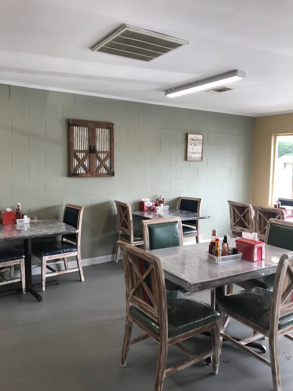 MeMe’s Grab & Go Diner | restaurant | 17330 MS-603, Kiln, MS 39556, USA | 2284936266 OR +1 228-493-6266