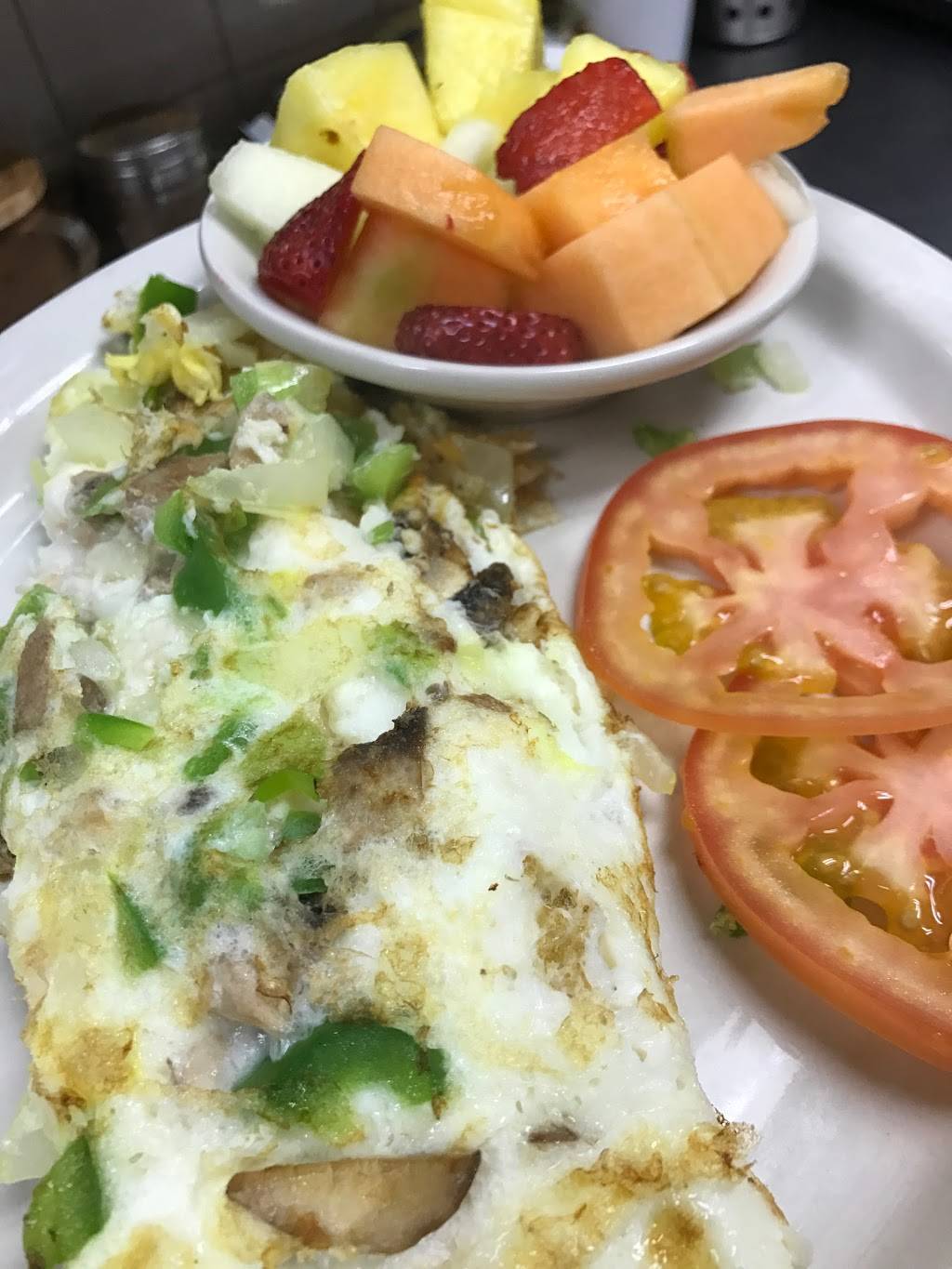 Big Boy Restaurant | restaurant | 22100 West Rd, Woodhaven, MI 48183, USA | 7343629911 OR +1 734-362-9911