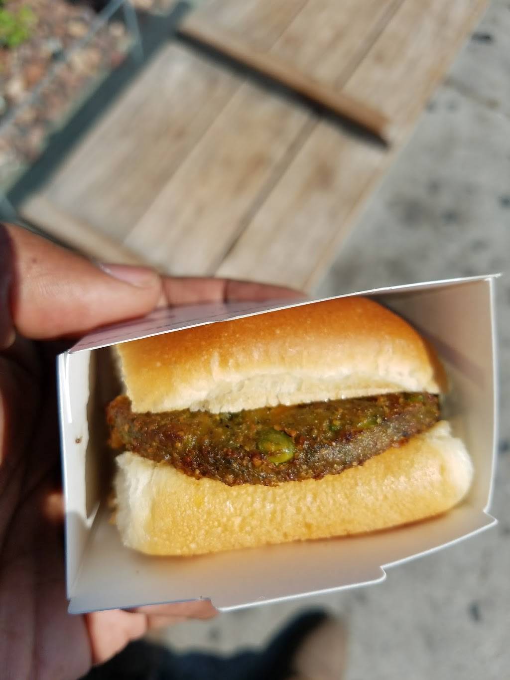 White Castle | restaurant | 11050 S Halsted St, Chicago, IL 60628, USA | 7737852517 OR +1 773-785-2517