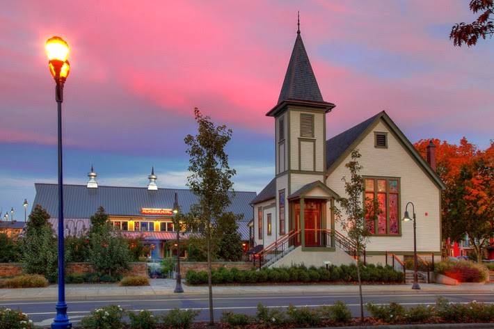 McMenamins Wilsonville Old Church & Pub | restaurant | 30340 SW Boones Ferry Rd, Wilsonville, OR 97070, USA | 5034272500 OR +1 503-427-2500