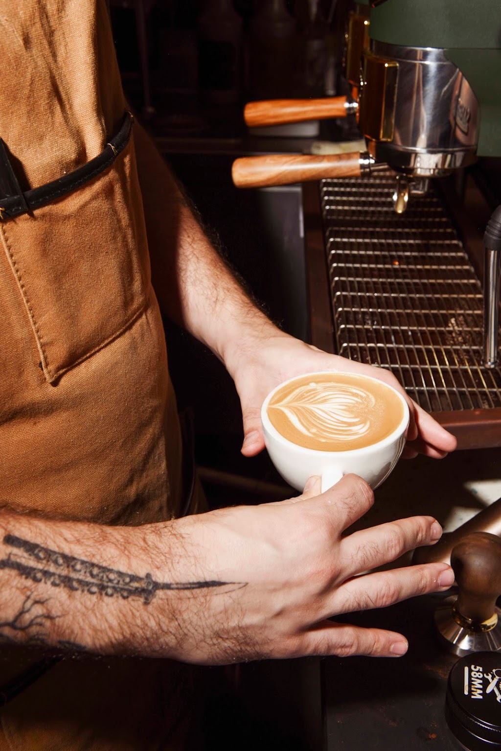 Meyers Manx Cafe | restaurant | 6060 Wilshire Blvd, Los Angeles, CA 90036, USA | 3239993242 OR +1 323-999-3242