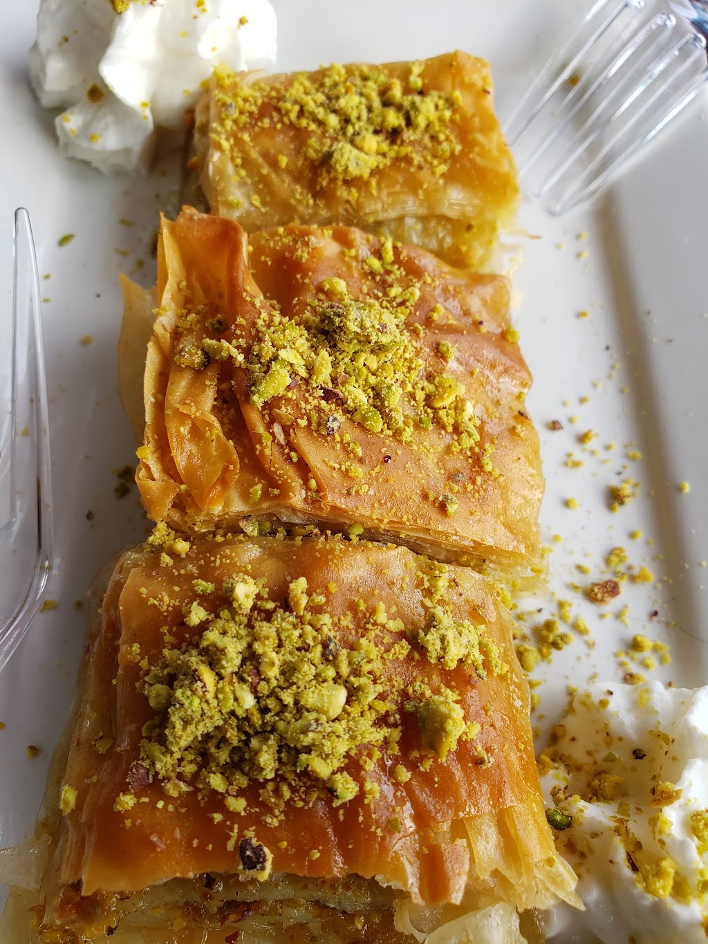 Beytis Mediterranean Grill and Pizza | restaurant | 548 John Fitch Hwy, Fitchburg, MA 01420, USA | 9786273474 OR +1 978-627-3474