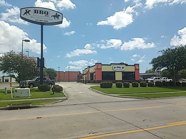 BBQ West | restaurant | 2618 Derek Dr, Lake Charles, LA 70607, USA | 3375645000 OR +1 337-564-5000