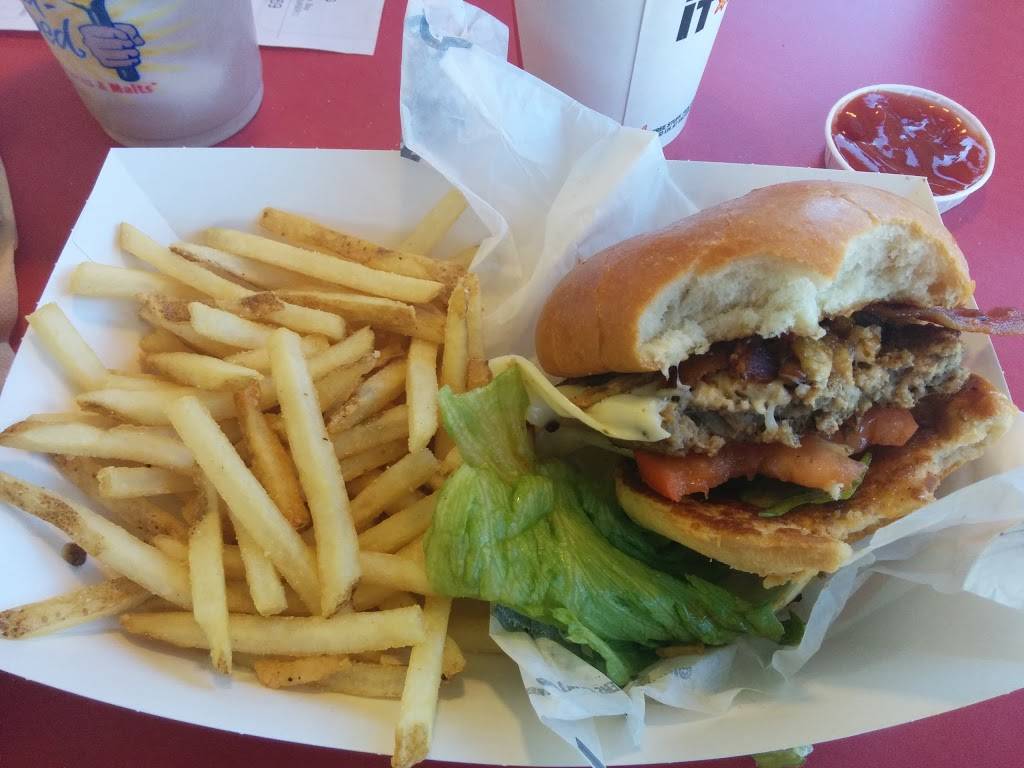 Hardees | restaurant | 3992 S Babcock St, Melbourne, FL 32901, USA | 3216764740 OR +1 321-676-4740