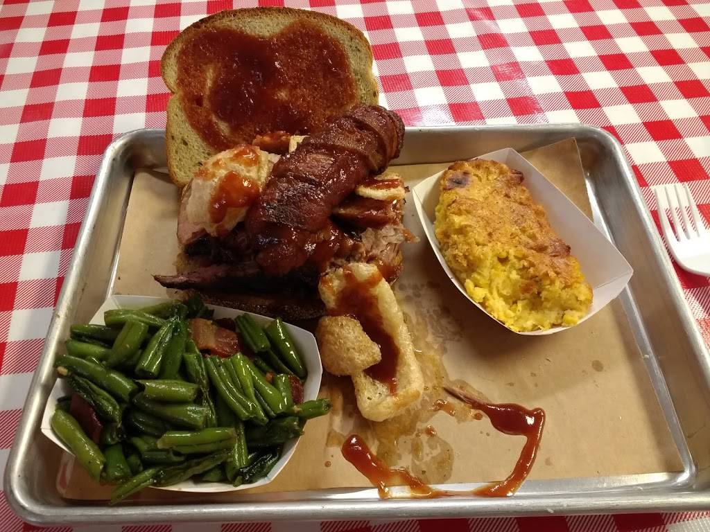 the rusty buckle bbq company | restaurant | 22664 Community Dr, New Caney, TX 77357, USA | 2813540447 OR +1 281-354-0447