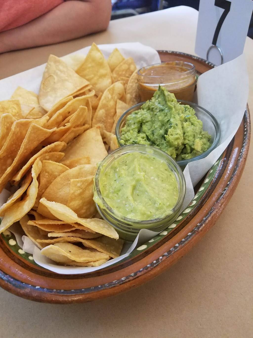 Left of Center Visalia | restaurant | 699 W Center Ave, Visalia, CA 93291, USA | 5597332582 OR +1 559-733-2582