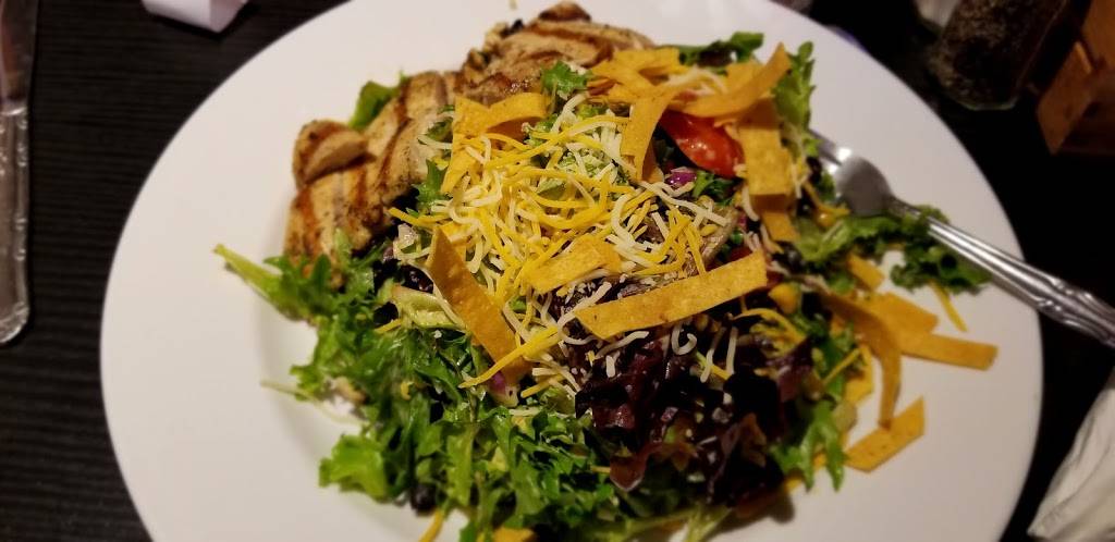 Red Rooster Bar & Restaurant | restaurant | 1832 Wayzata Blvd, Long Lake, MN 55356, USA | 9524734089 OR +1 952-473-4089