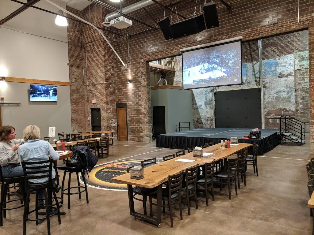 Moontown Brewing Company | restaurant | 345 S Bowers St, Whitestown, IN 46075, USA | 3177693880 OR +1 317-769-3880