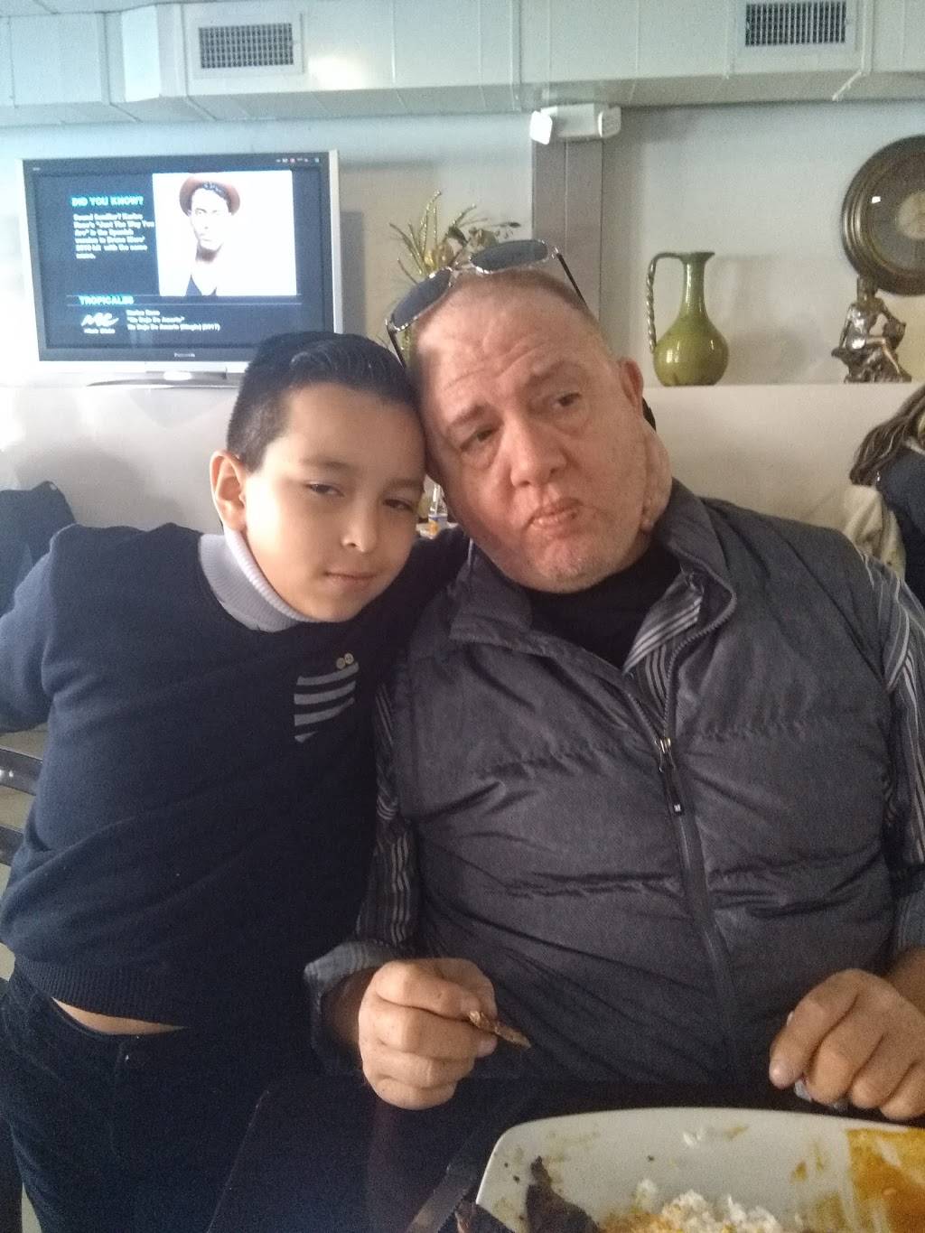 Manantial Manantial | restaurant | 10 Monroe St, Norwalk, CT 06854, USA | 2039391488 OR +1 203-939-1488