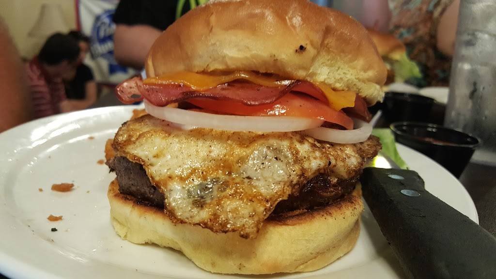 Center Street Tavern | restaurant | 4381 Senator Russell Avenue, Acworth, GA 30101, USA | 7709170004 OR +1 770-917-0004