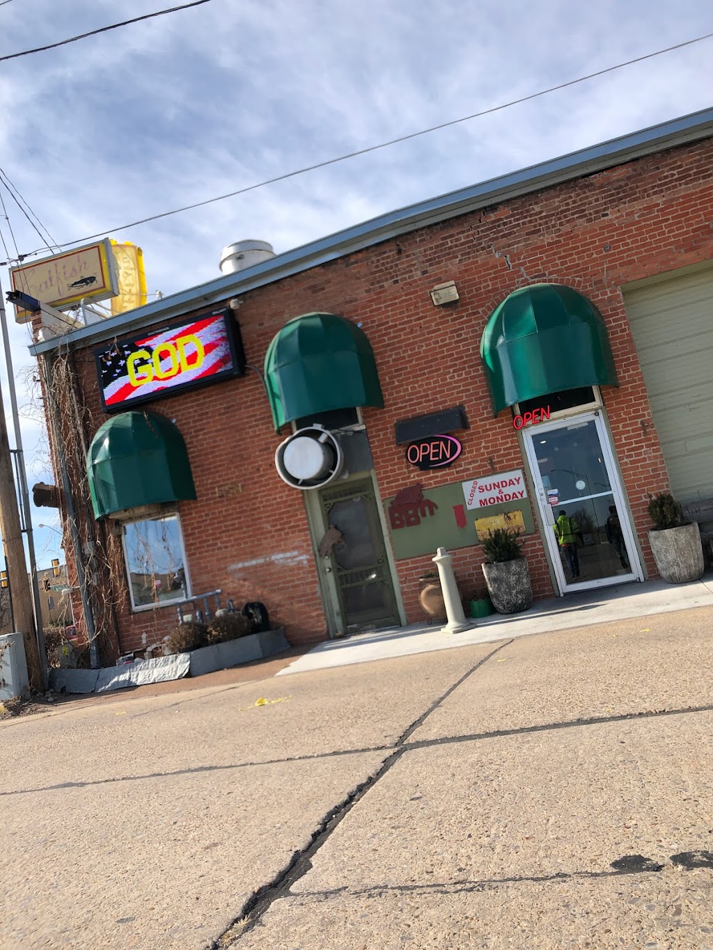 Waggs Bar-B-Q | restaurant | 1223 7th St, Woodward, OK 73801, USA | 5802566721 OR +1 580-256-6721