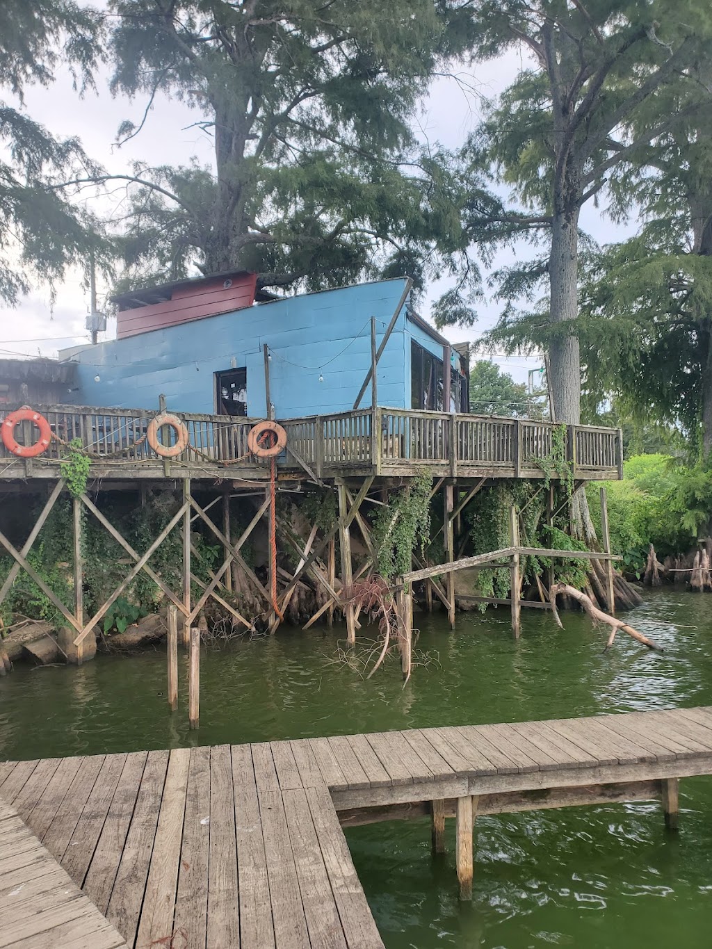The Dock | restaurant | 1829 Lake St, Lake Providence, LA 71254, USA | 3185593625 OR +1 318-559-3625