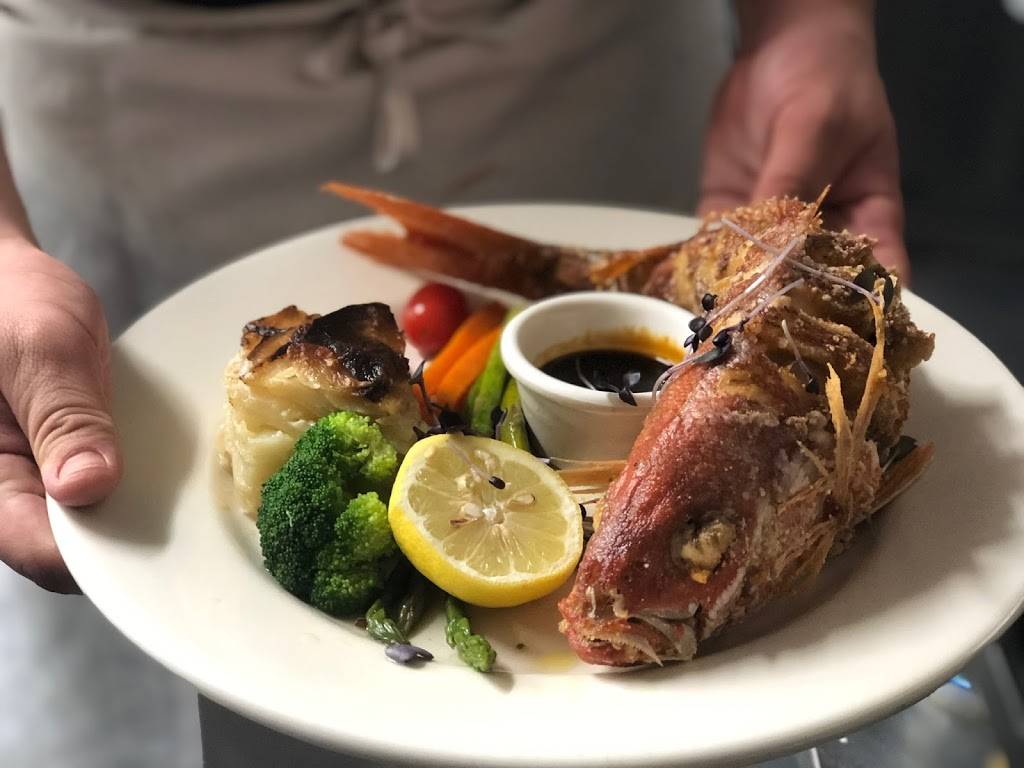 Charlies LEtoile Verte | restaurant | 8 New Orleans Rd, Hilton Head Island, SC 29928, USA | 8437859277 OR +1 843-785-9277