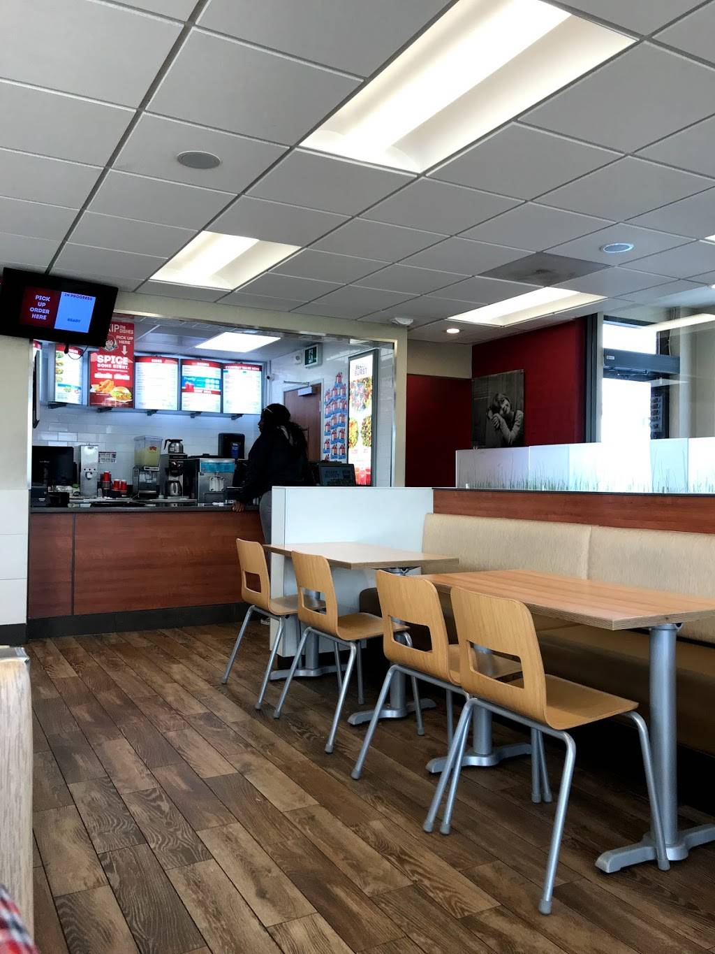 Wendys | restaurant | 2136 Kipling Ave, Etobicoke, ON M9W 4K5, Canada | 4167453118 OR +1 416-745-3118