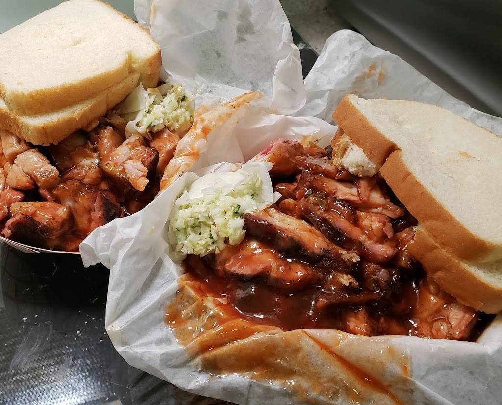 Rib Palace | restaurant | 5607 W Corcoran Pl, Chicago, IL 60644, USA | 7732879227 OR +1 773-287-9227