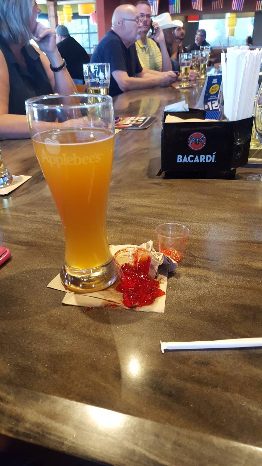 Applebees Grill + Bar | restaurant | 6200 Coors and Montano Plaza Blvd NW, Albuquerque, NM 87120, USA | 5055081749 OR +1 505-508-1749