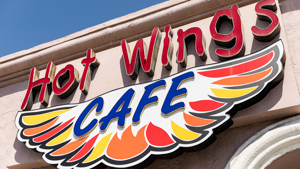 Hot Wings Cafe (Melrose) | cafe | 7011 Melrose Ave, Los Angeles, CA 90038, USA | 3239301233 OR +1 323-930-1233