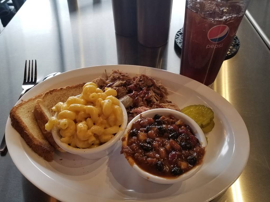 Oklahoma Joe’s BBQ | restaurant | 1912 S 67th St, Omaha, NE 68106, USA | 4026771881 OR +1 402-677-1881