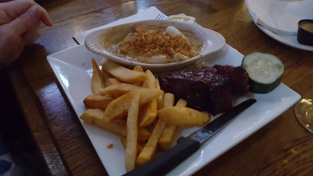 Lazy Dog Sports Bar | restaurant | 328A Broadway, Lynn, MA 01904, USA | 7814771988 OR +1 781-477-1988