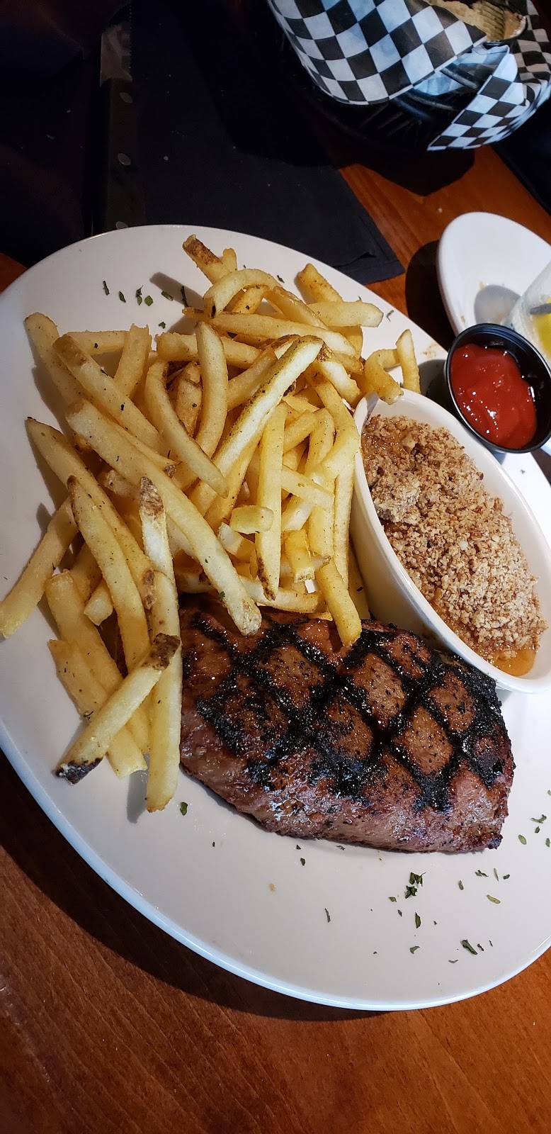 Lakeside Tavern | restaurant | 10911 Concord Park Dr, Knoxville, TN 37922, USA | 8656712980 OR +1 865-671-2980