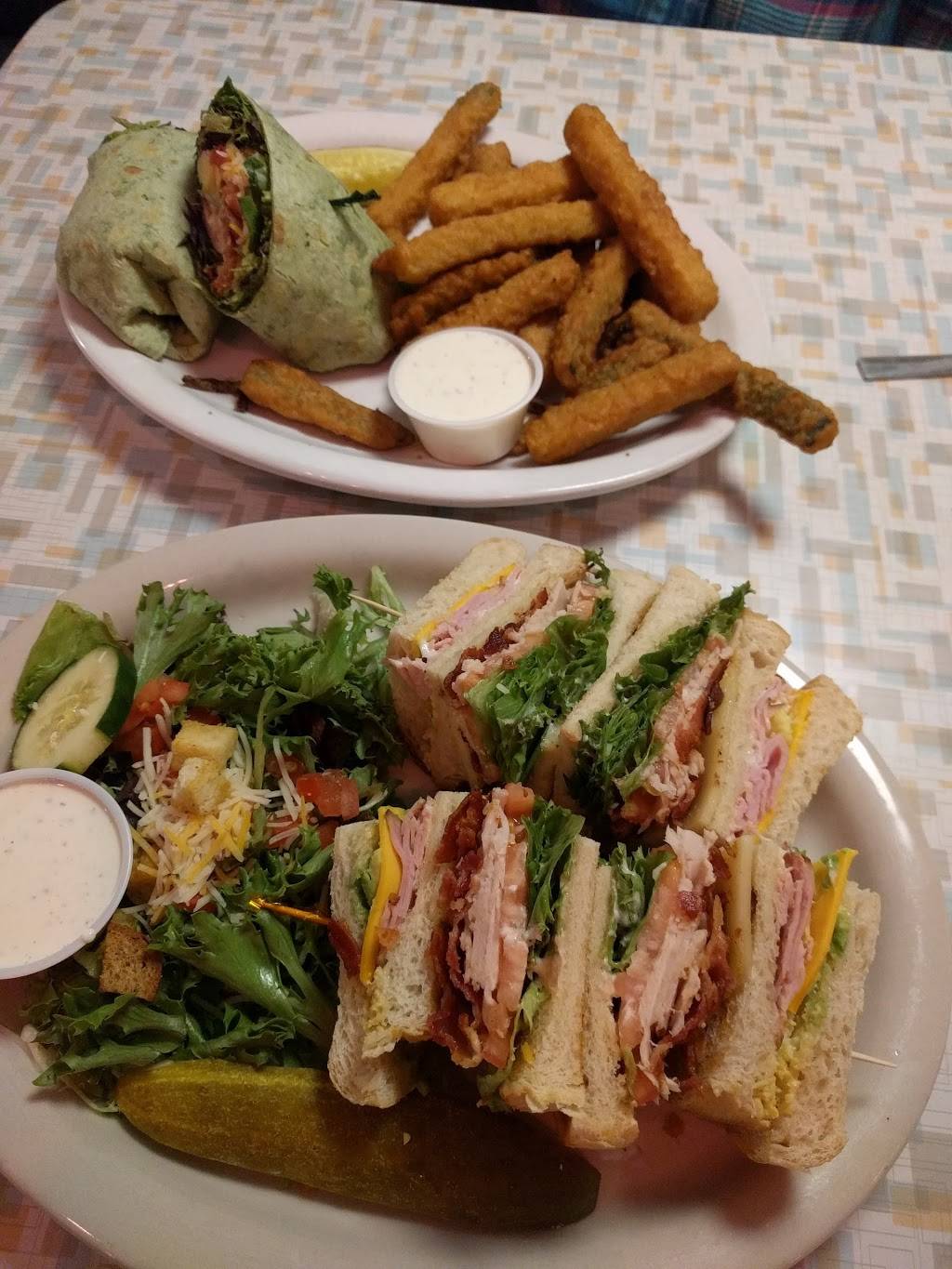 Moonlight Diner | restaurant | 6250 Tower Rd, Denver, CO 80249, USA | 3033071750 OR +1 303-307-1750