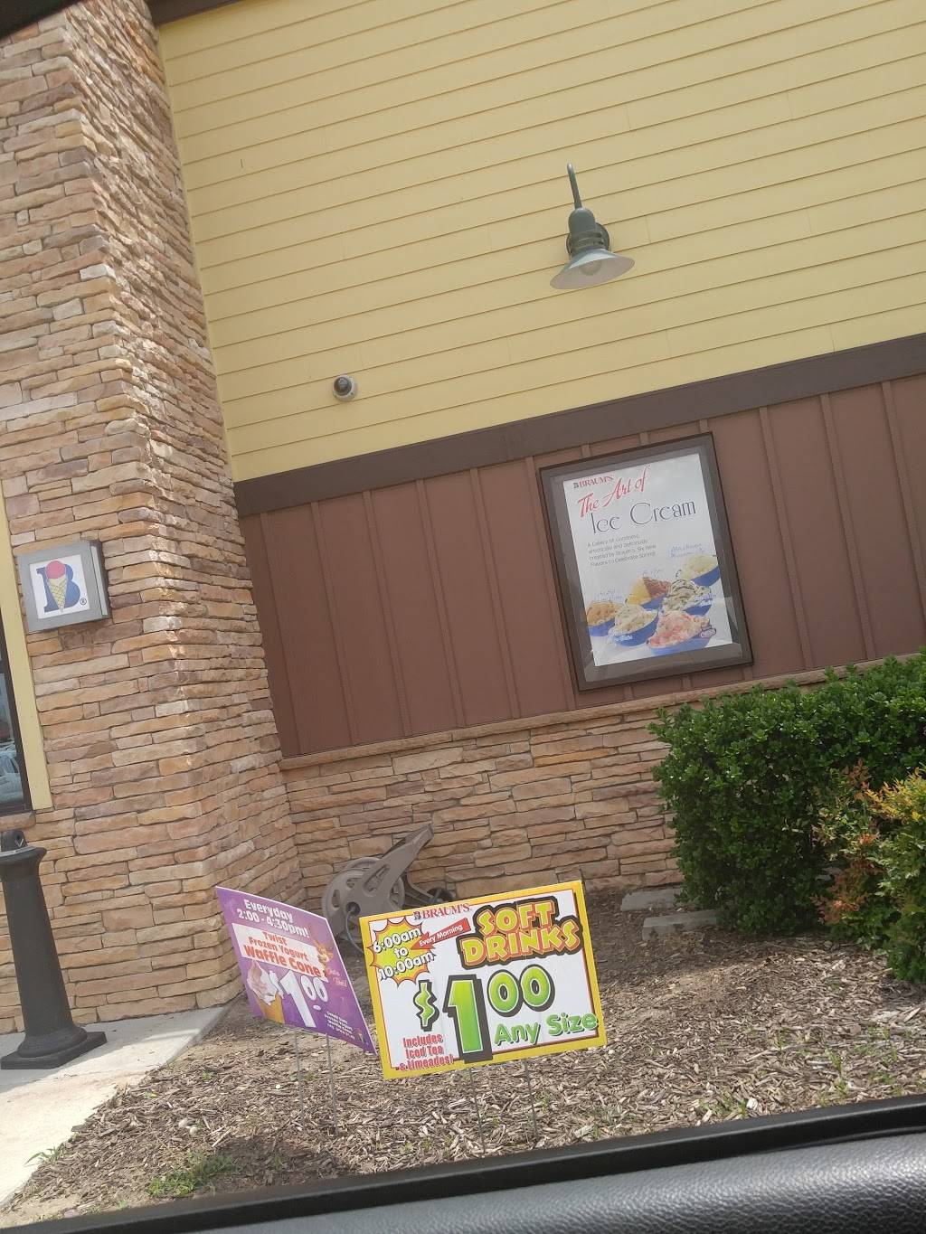 Braums Ice Cream & Burger Restaurant | restaurant | 2508 N 14th St, Ponca City, OK 74601, USA | 5807659038 OR +1 580-765-9038