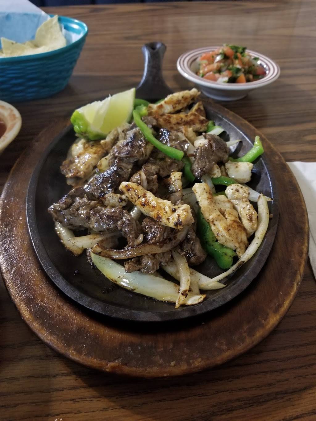 Robles Mexican Restaurant | restaurant | 1046 W St Marys St, Centerville, TX 75833, USA | 9035363806 OR +1 903-536-3806