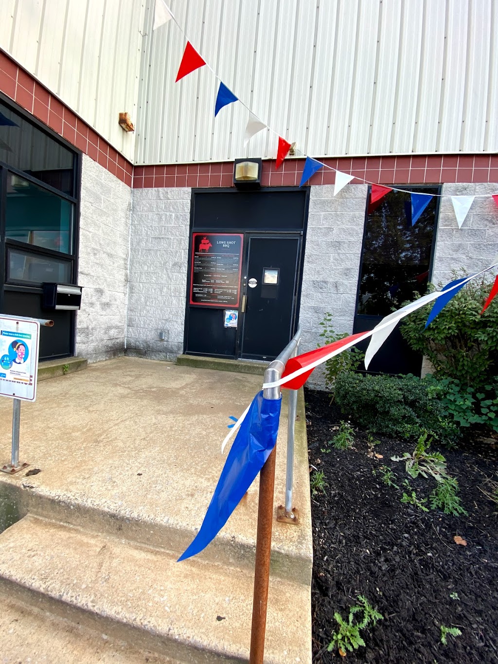 long shot bbq | restaurant | 2900 Grays Ferry Ave, Philadelphia, PA 19146, USA | 2159258520 OR +1 215-925-8520