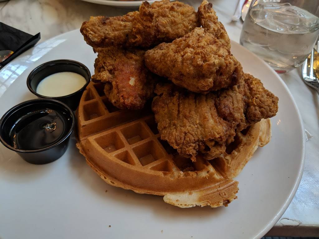 Sugar Factory Upper West Side | restaurant | 1991 Broadway, New York, NY 10023, USA | 2124148700 OR +1 212-414-8700