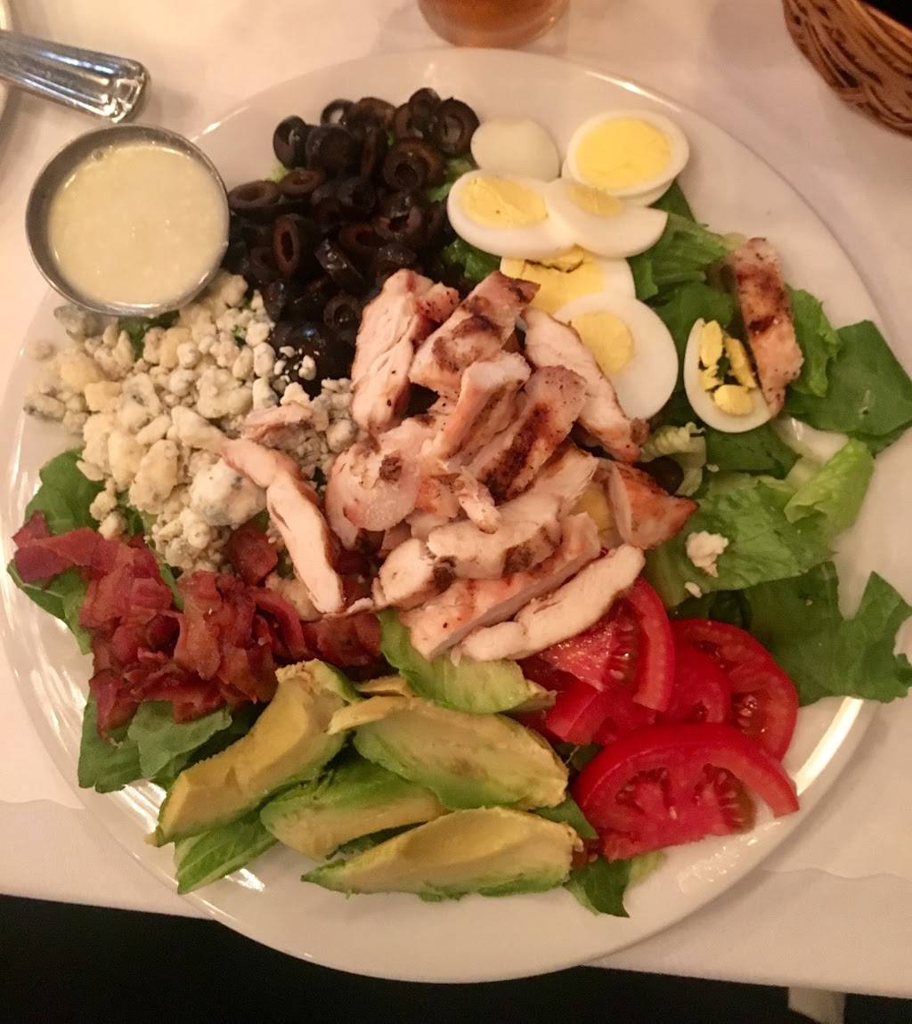 Hillcrest Landing | restaurant | 229 Clark Ave, Yuba City, CA 95991, USA | 5306742611 OR +1 530-674-2611