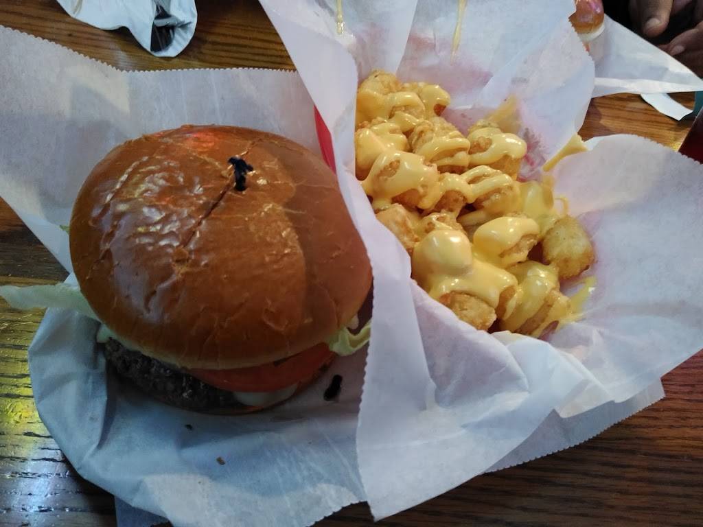 Charlies Pub & Grub | restaurant | 1608 Crawford St, Terre Haute, IN 47807, USA | 8122321886 OR +1 812-232-1886