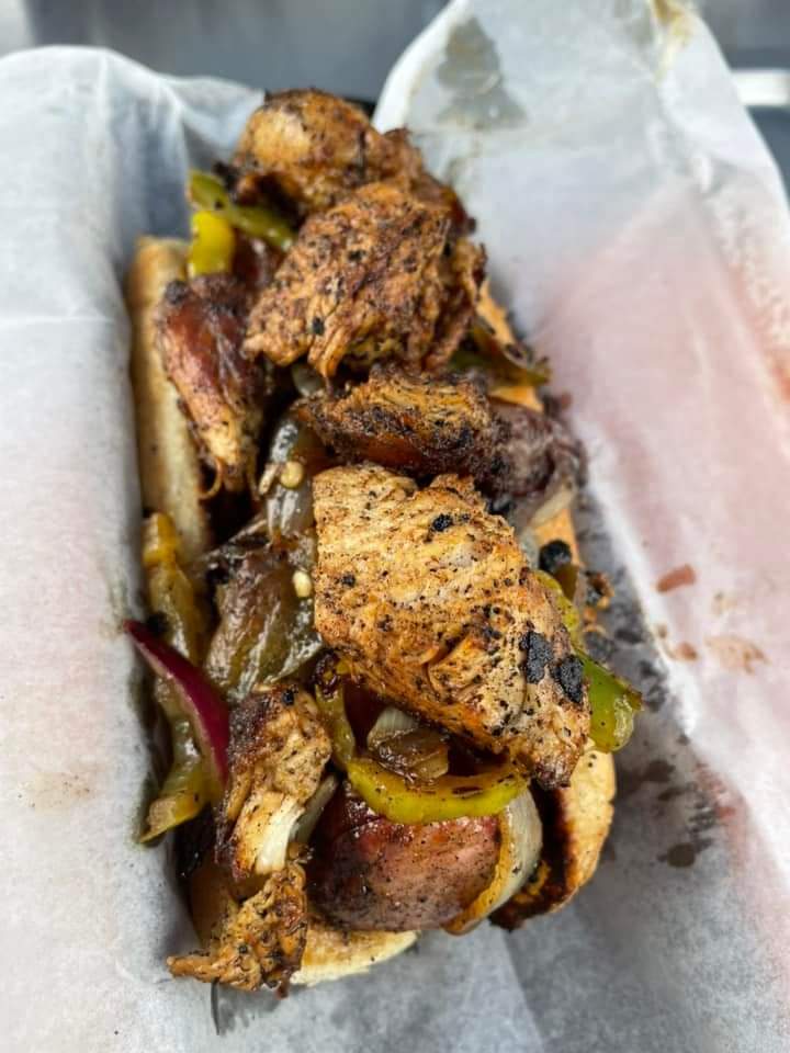 Freeneys All Dogs Go To Heaven | meal takeaway | 6557 Leona St, Jacksonville, FL 32219, USA | 9043622368 OR +1 904-362-2368