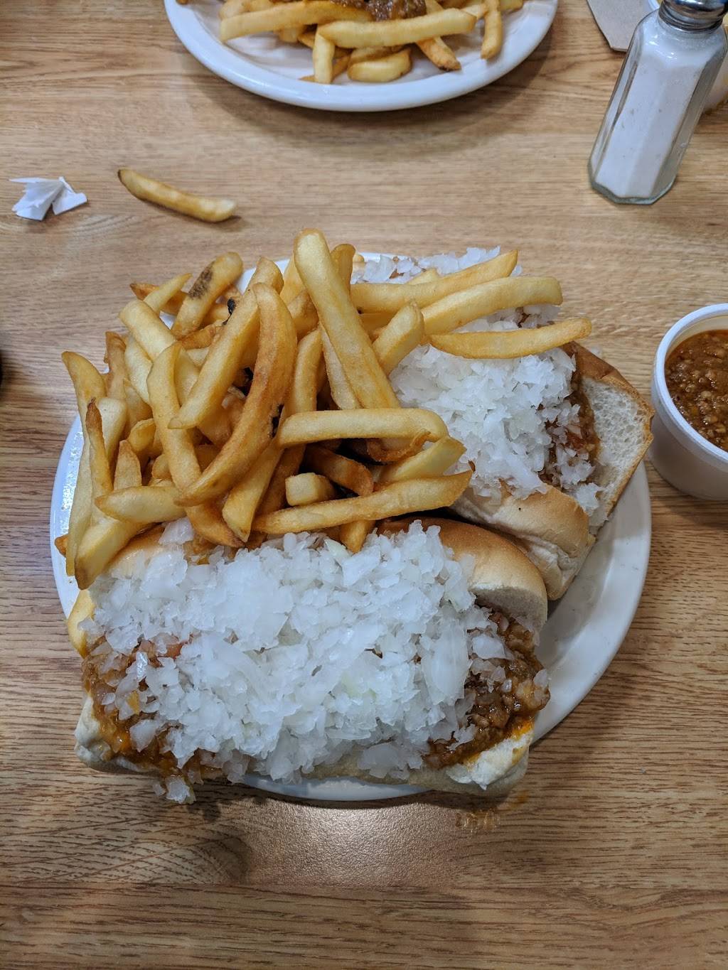 Famous Hot Weiner North Inc | restaurant | 160 Dart Dr, Hanover, PA 17331, USA | 7176322424 OR +1 717-632-2424