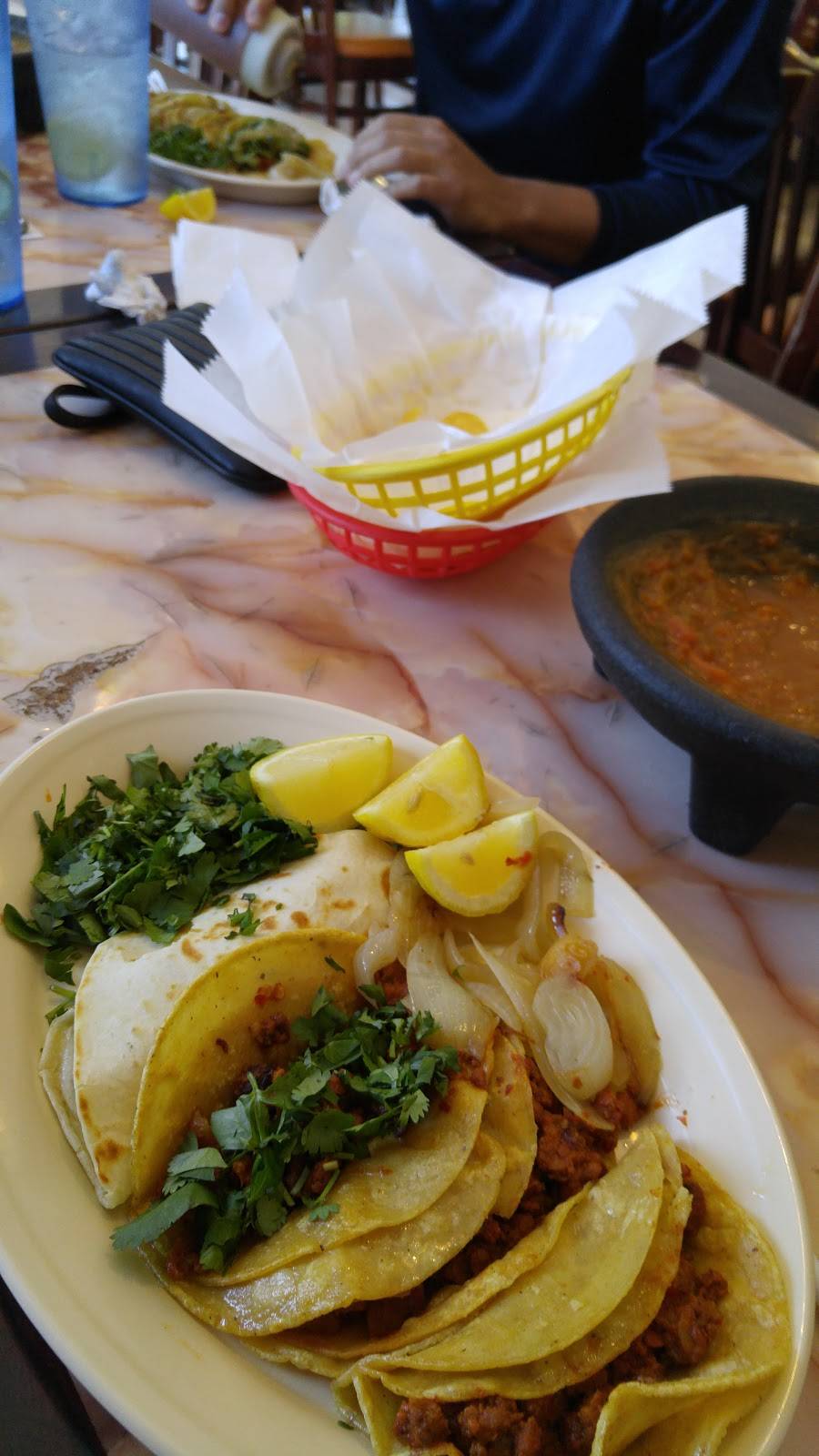 EL Paisano | restaurant | 305 S Carroll Ave, Dallas, TX 75226, USA | 2142723480 OR +1 214-272-3480