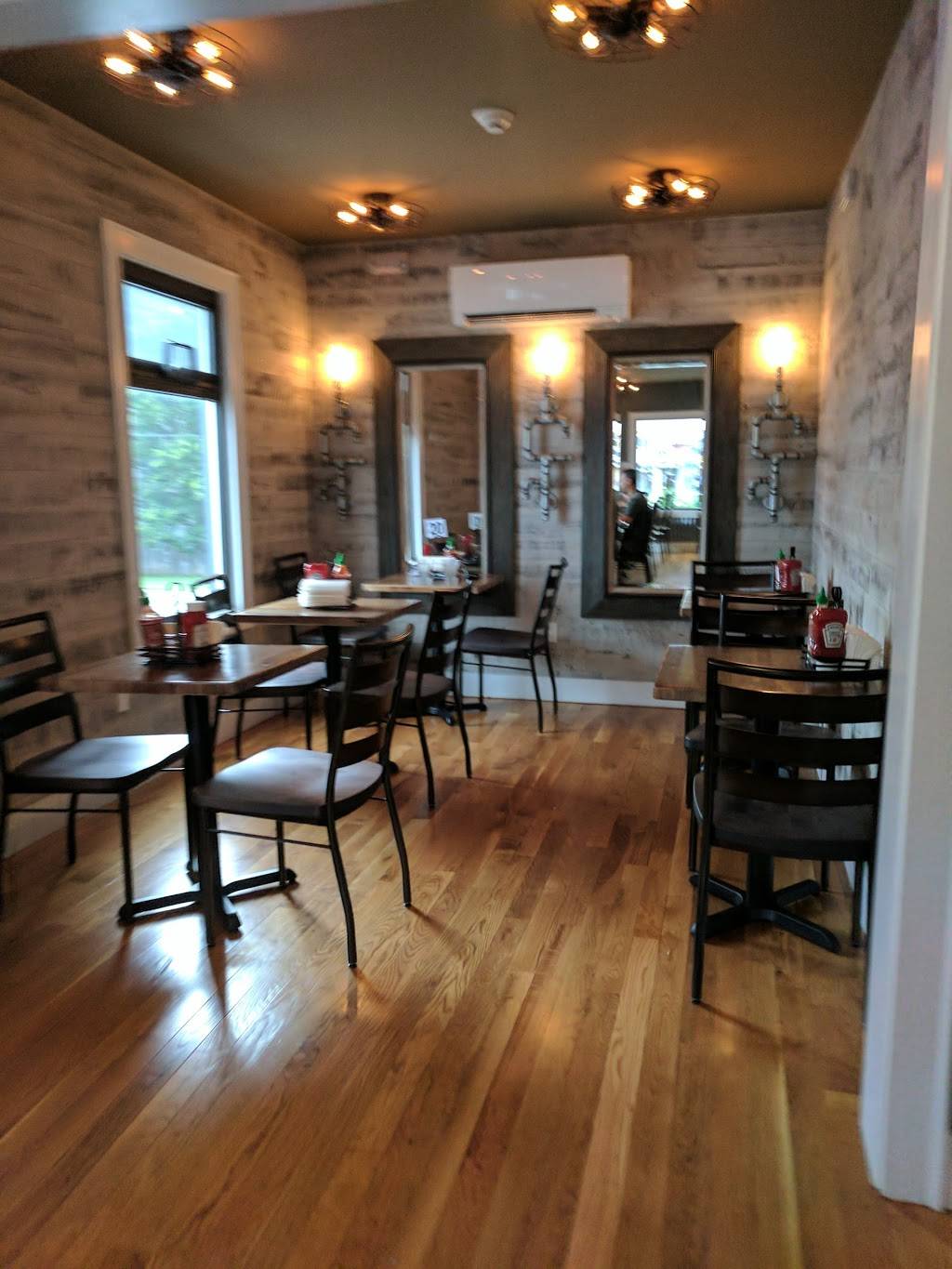 Lolas Cafe New Paltz | restaurant | 1520, 49 Main St, New Paltz, NY 12561, USA | 8452556555 OR +1 845-255-6555