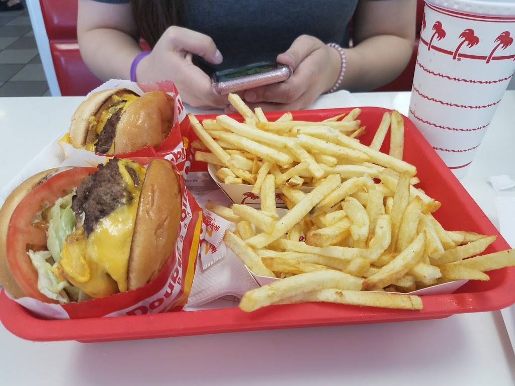 In-N-Out Burger | restaurant | 30121 Santa Margarita Pkwy, Rancho Santa Margarita, CA 92688, USA | 8007861000 OR +1 800-786-1000