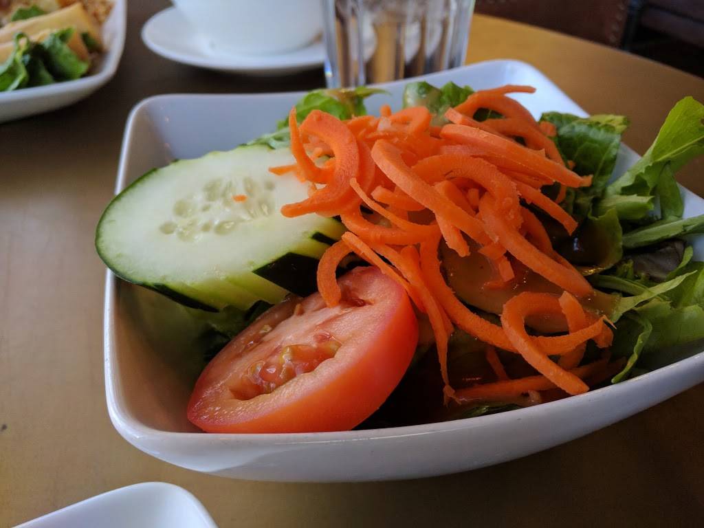 Thai Avenue Kitchen and Bar | restaurant | 552 Farmington Ave, Bristol, CT 06010, USA | 8608458240 OR +1 860-845-8240