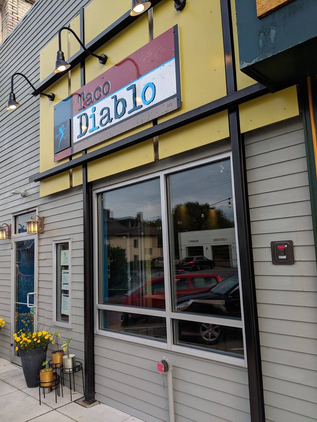 Taco Diablo | restaurant | 297 Beverly Rd, Pittsburgh, PA 15216, USA | 4124400417 OR +1 412-440-0417