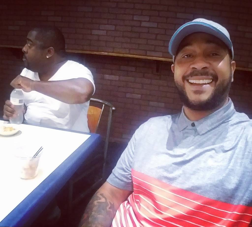 Wing and A Prayer Restaurant & Lounge | restaurant | 604 E Pembroke Ave, Hampton, VA 23669, USA | 7577279000 OR +1 757-727-9000