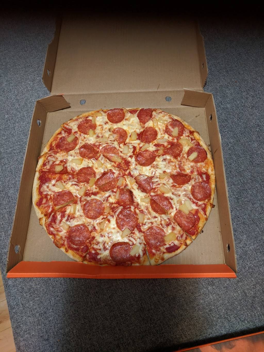 Pizza Pizza, Bridgenorth Pizza Restaurant, Pizza and Gas, Pizza  | restaurant | 866 Ward St, Bridgenorth, ON K0L 1H0, Canada | 7052921222 OR +1 705-292-1222