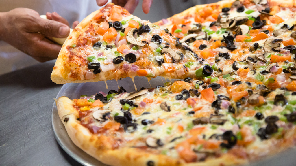 Brooklyn Pizza | restaurant | 890 S Monaco Pkwy #7, Denver, CO 80224, USA | 3033555777 OR +1 303-355-5777