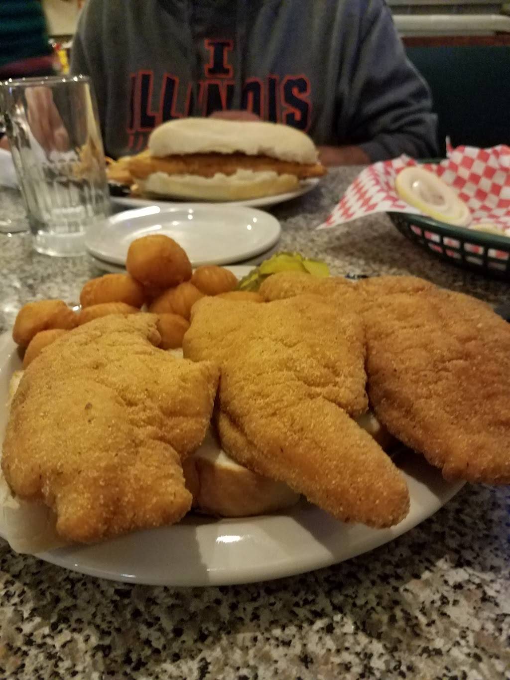 Magnums Bar and Grill | restaurant | 407 E Main St, East Alton, IL 62024, USA | 6182593794 OR +1 618-259-3794