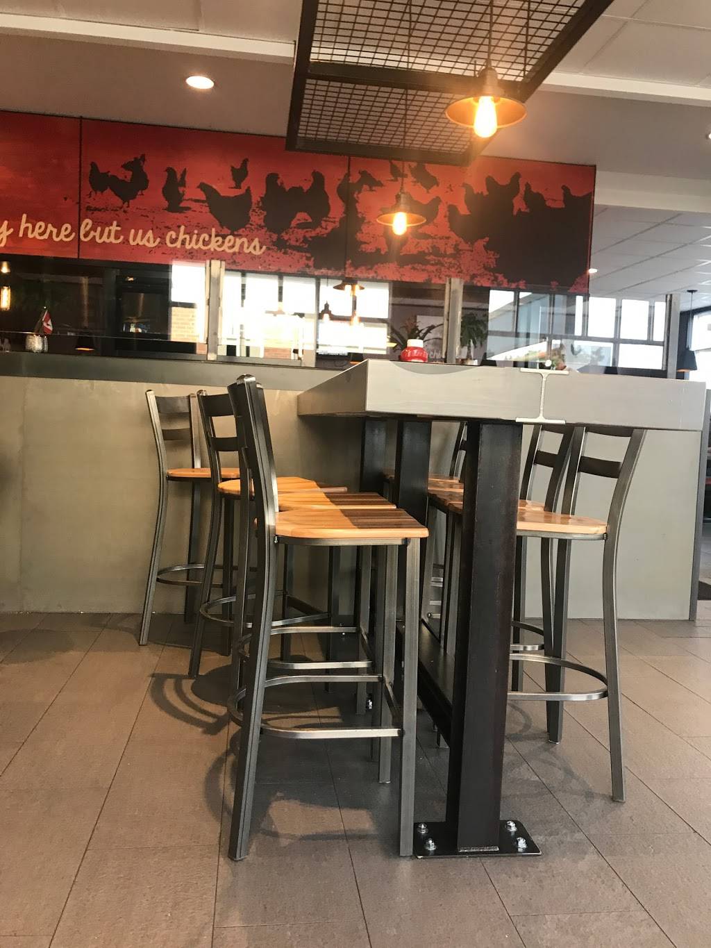 Harveys | restaurant | 252 Lakeshore Rd W, Mississauga, ON L5H 1G6, Canada | 9052780391 OR +1 905-278-0391