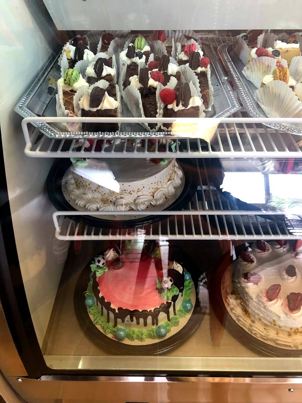 Marta Cuban Bakery | restaurant | 2413 N Fry Rd, Katy, TX 77449, USA | 2817174286 OR +1 281-717-4286