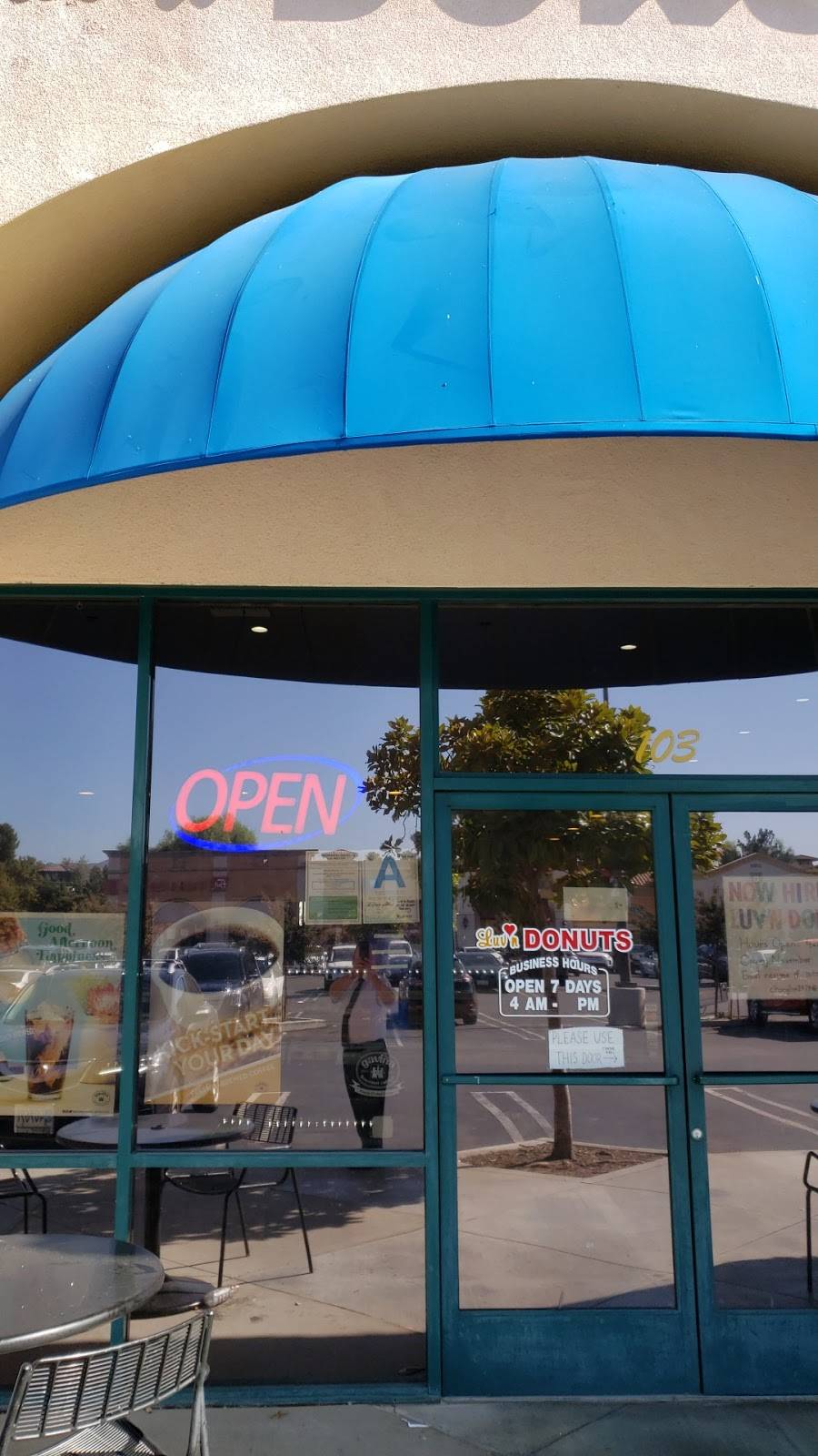 Luvn Donuts | bakery | 27051 McBean Pkwy #103, Valencia, CA 91355, USA | 6618881195 OR +1 661-888-1195