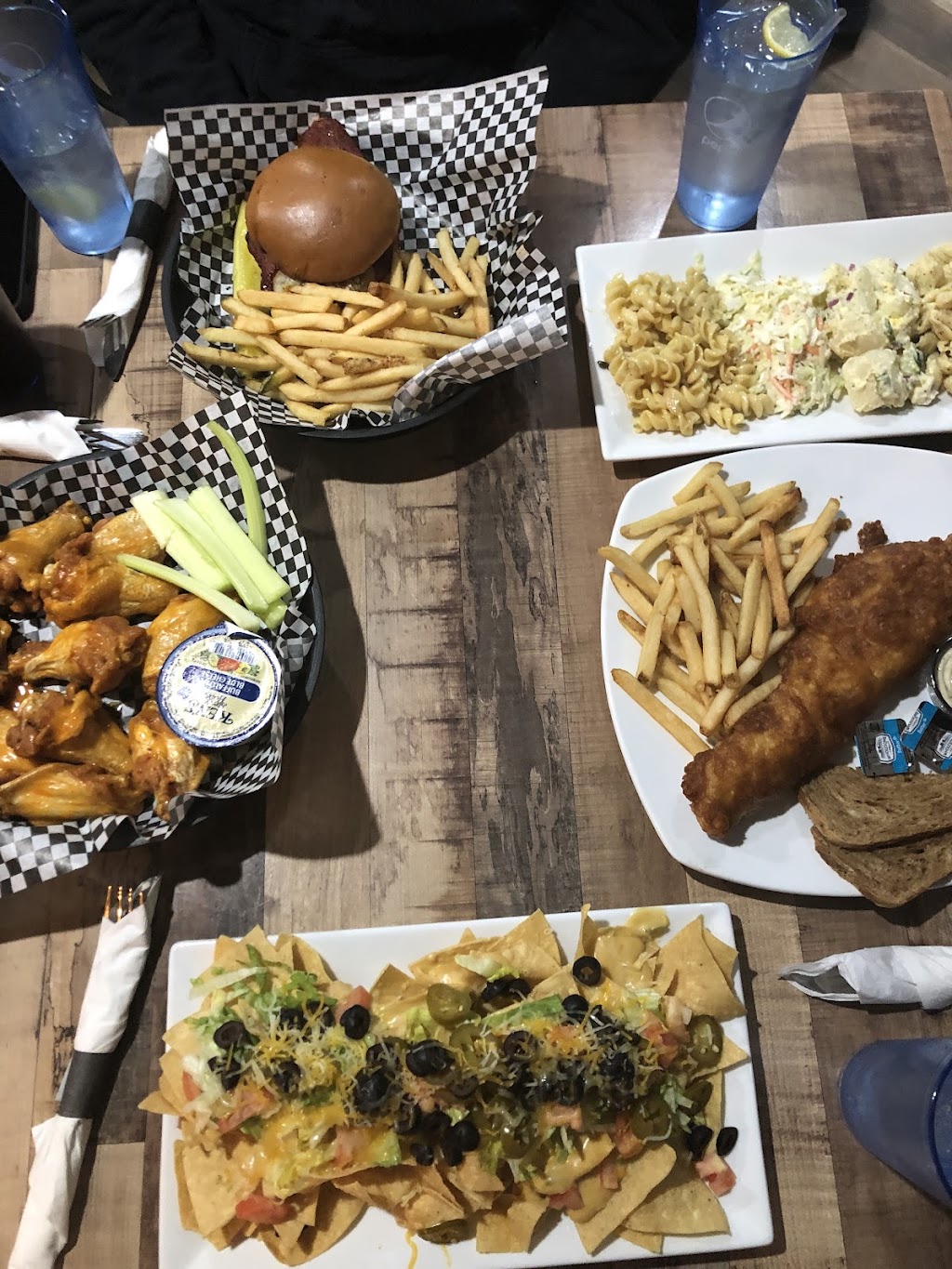 Hamburg Taproom - Just Pizza & Wing Company | restaurant | 4170 Southwestern Blvd, Hamburg, NY 14075, USA | 7166499190 OR +1 716-649-9190