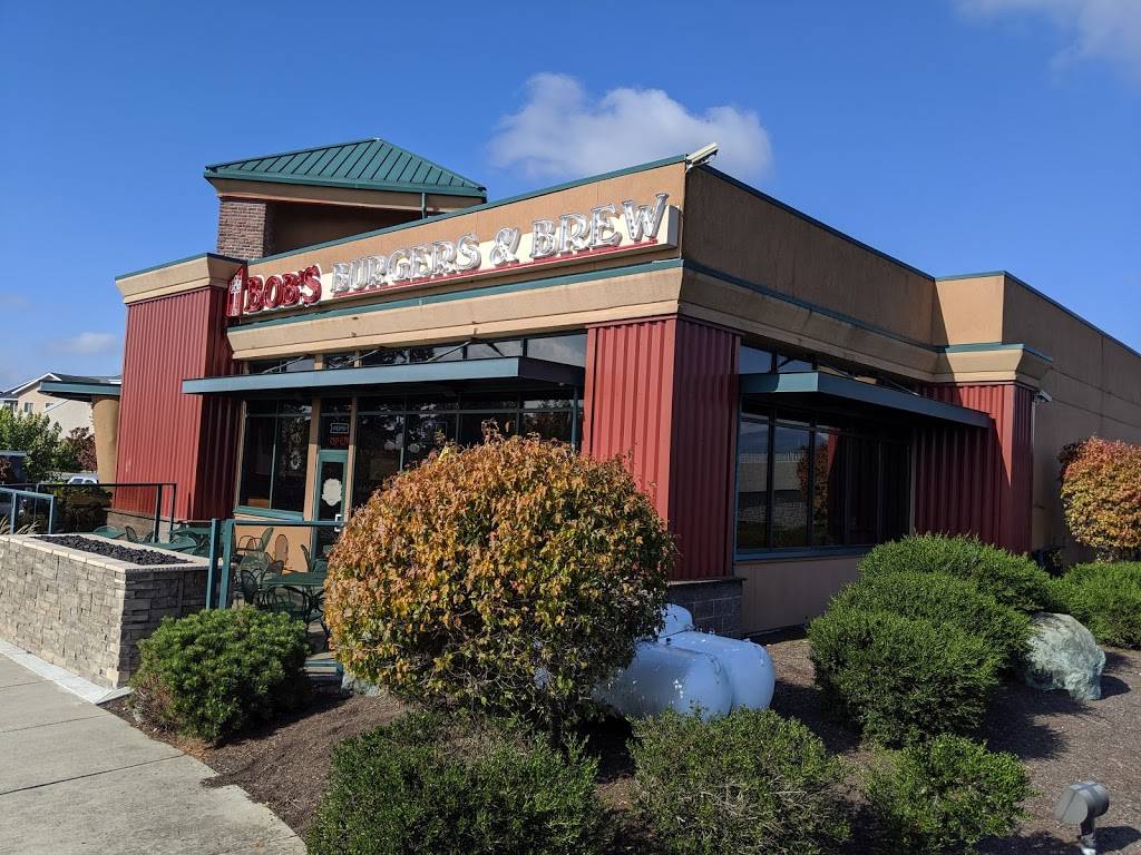 Bobs Burgers & Brew Burlington | night club | 9394 Old Hwy 99 North Rd, Burlington, WA 98233, USA | 3607579097 OR +1 360-757-9097
